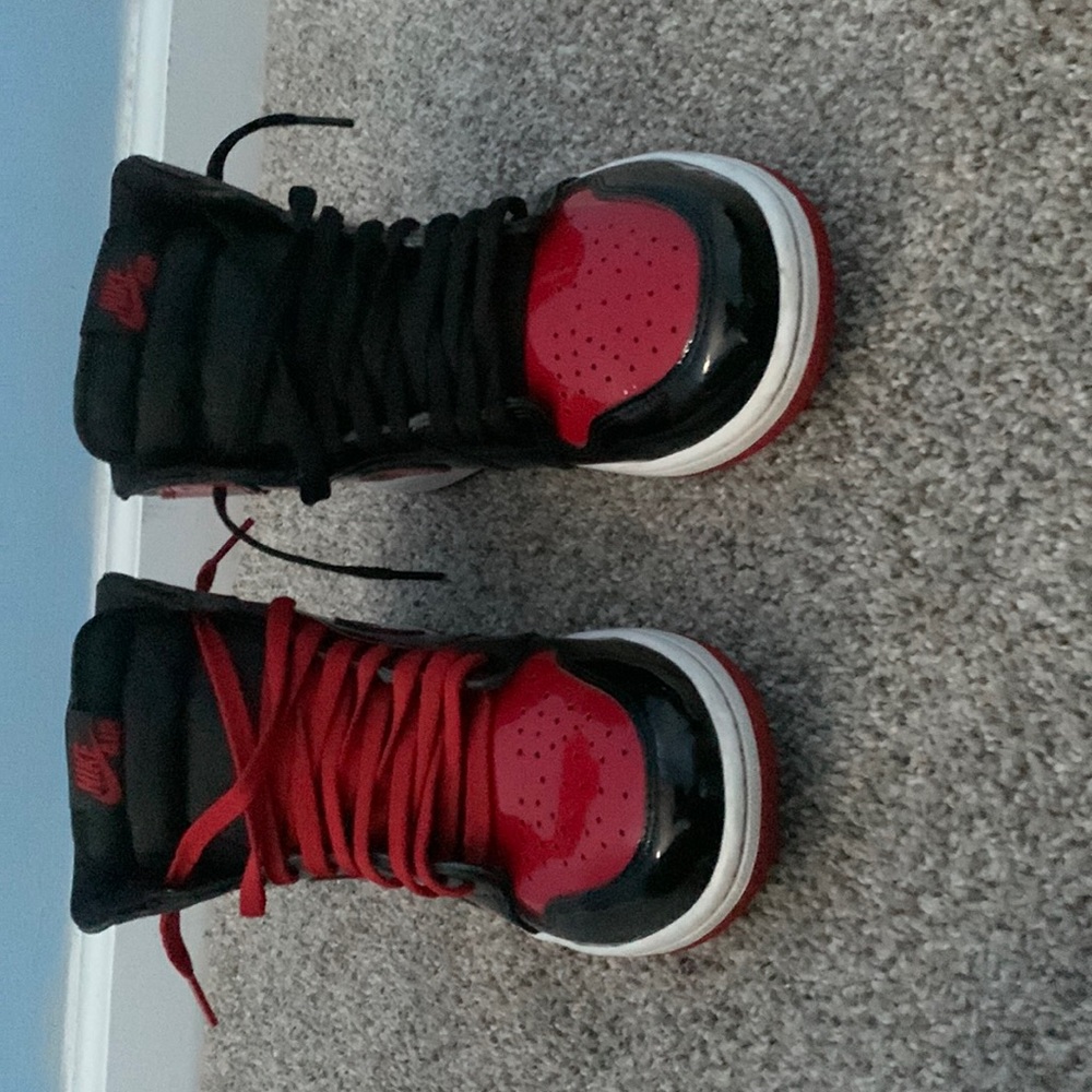 Jordan 1 Retro High OG ‘patent bred’